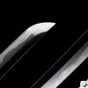 Funkční replika meče katana Raion z překládané oceli s reálným hamonem a černou pochvou s rozstřikem c