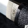 Detailní řemeslná replika japonského nože tanto Hada z překládané oceli s autentickým hamonem. h