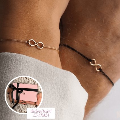 Set Nekonečno gold filled pro spřízněné duše pro ni a pro něj Nufs Design vyfocené na ruce