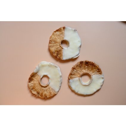 Ananas v bílé čokoládě