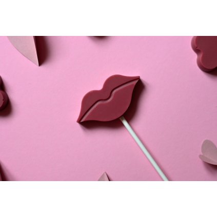 Ruby čokoládové lízátko pusa