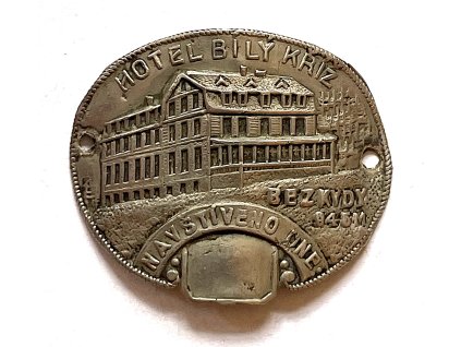 HOTEL Bílý kříž. Bezkydy. Štítek na hůl.