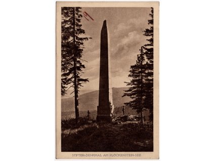 ŠUMAVA. Plešné jezero. Stifterův památník. / Stifter-Denkmal am Plöckenstein-See. 1916.