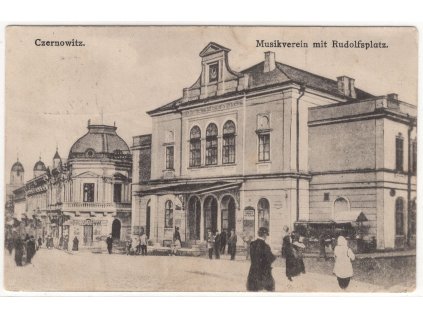 ČERNOVICE. Musikverein mit Rudolfsplatz.