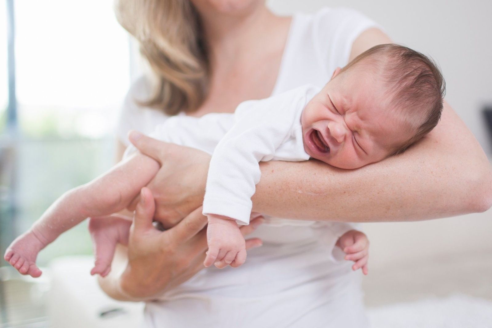 10 Neuveriteľných tipov na zvládnutie refluxu u novorodencov, ktoré vám pediatri nepovedia!