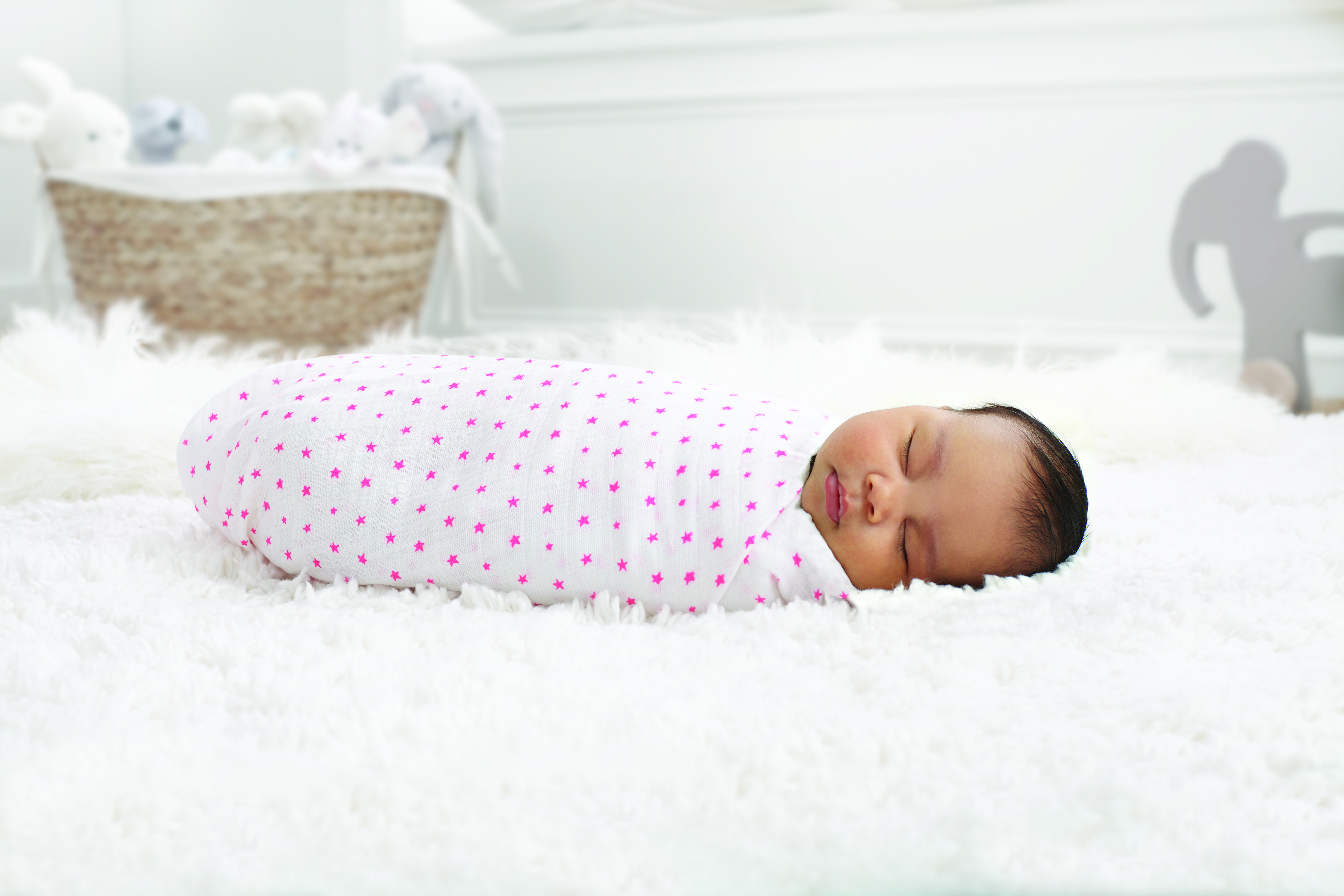 4029_3-classic-swaddle-fluro-pink-lifestyle