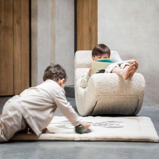 🍌🐑 Hojdací relax level: EXPERT Keď kreslo vyzerá tak dobre, že sa na ňom chce hojdať aj tvoja káva ☕😄 ✨ Štýlové ✨ Pohodlné...