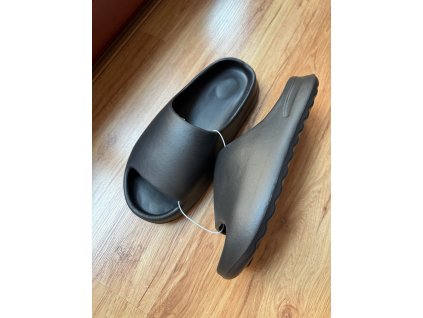 Šľapky (unisex) v rôznych veľkostiach