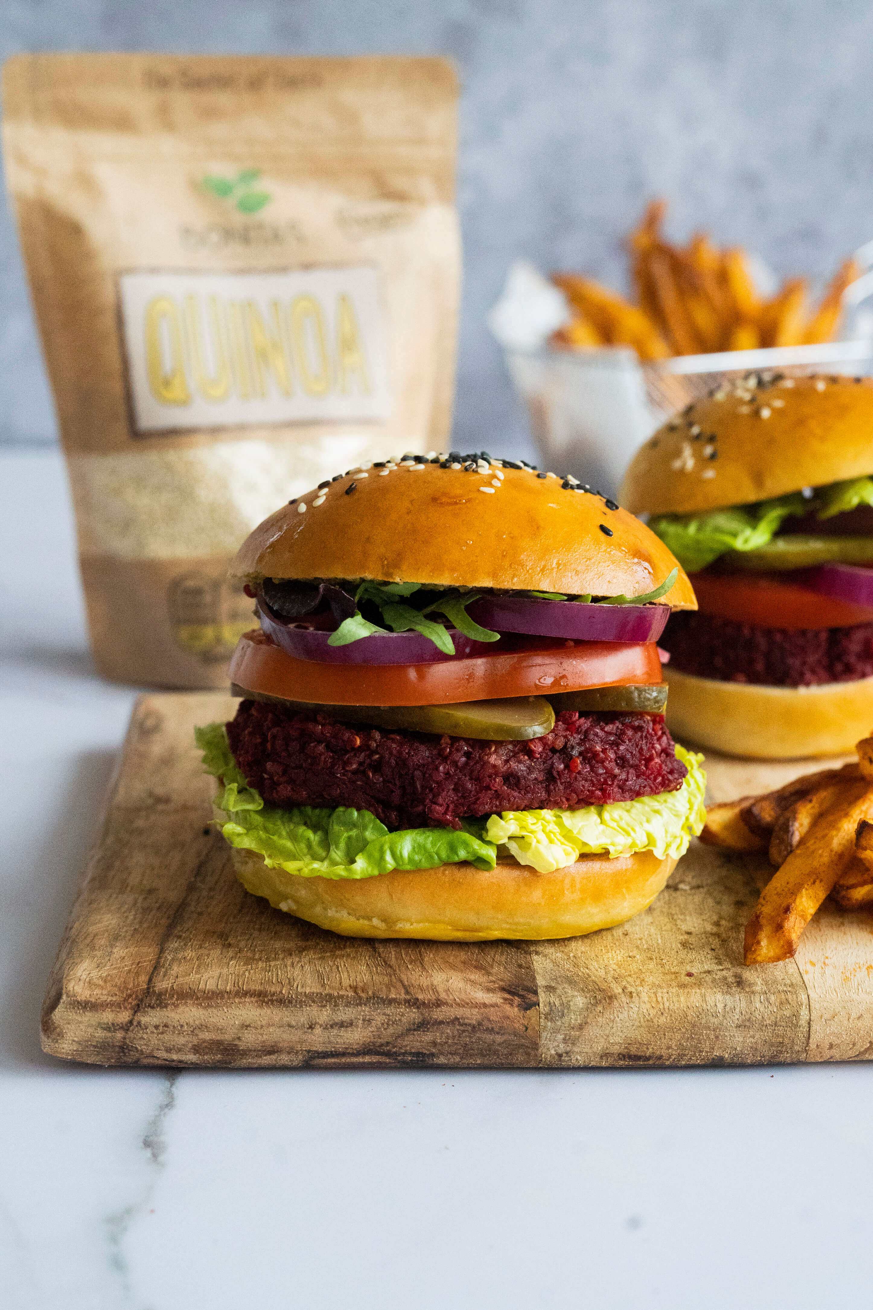 cviklovy_burger_s_quinou