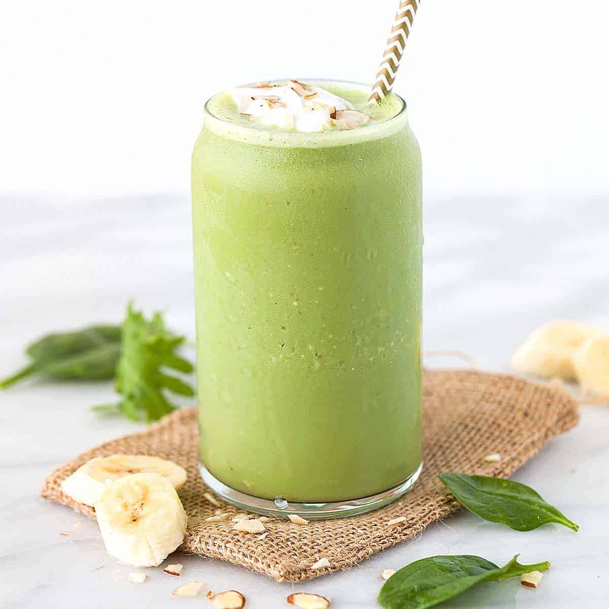 healthy-green-smoothie-with-matcha-tea-1200