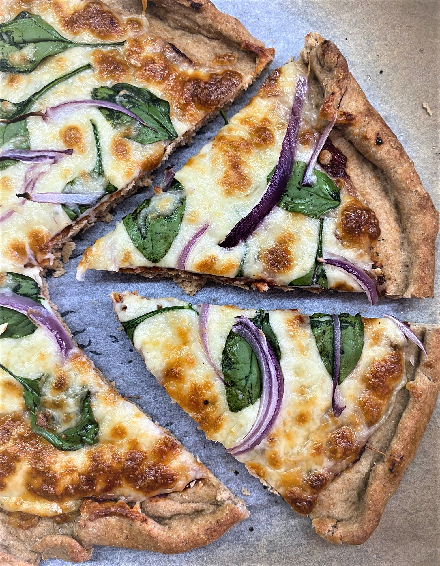 SYROVO ŠPENÁTOVÁ PIZZA