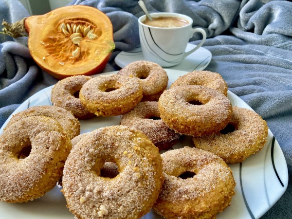 Dýňové donuty se skořicí