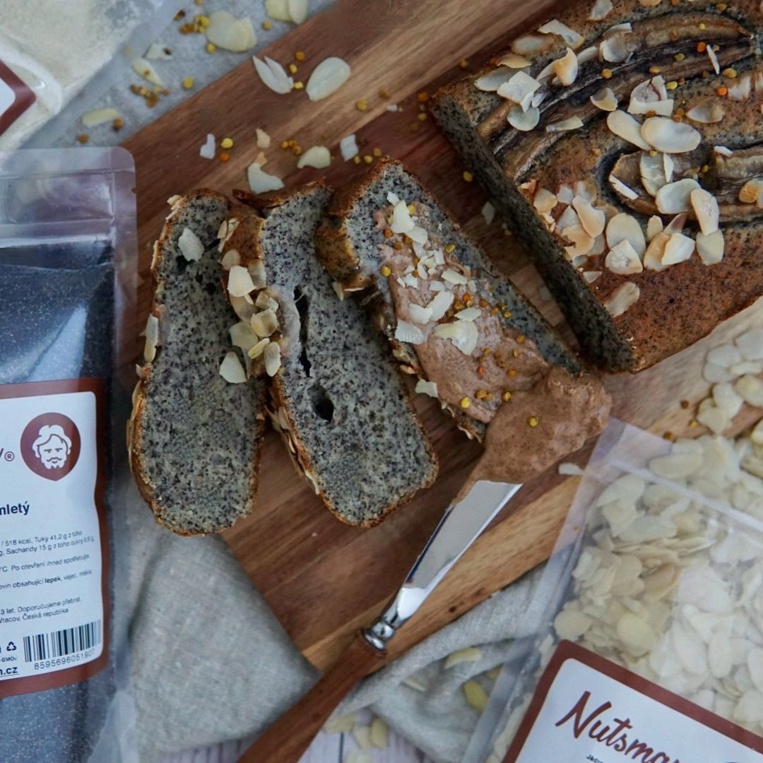 NUTSMAN RECEPT: Makový banana bread s mandlemi