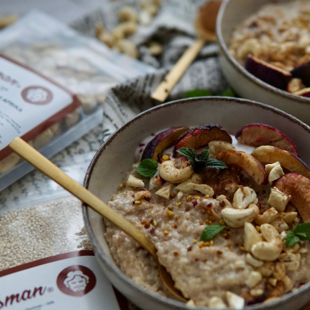 NUTSMAN RECEPT: Snídaňová quinoa kaše s kešu a lyofilizovanými švestkami
