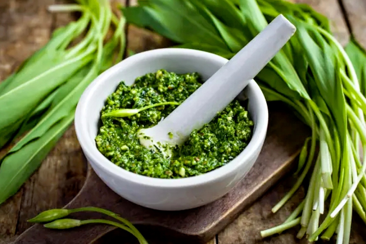NUTSMAN BLOG_ Pesto z medvědího česneku_ jarní lahůdka, která oživí vaše jídlo 2