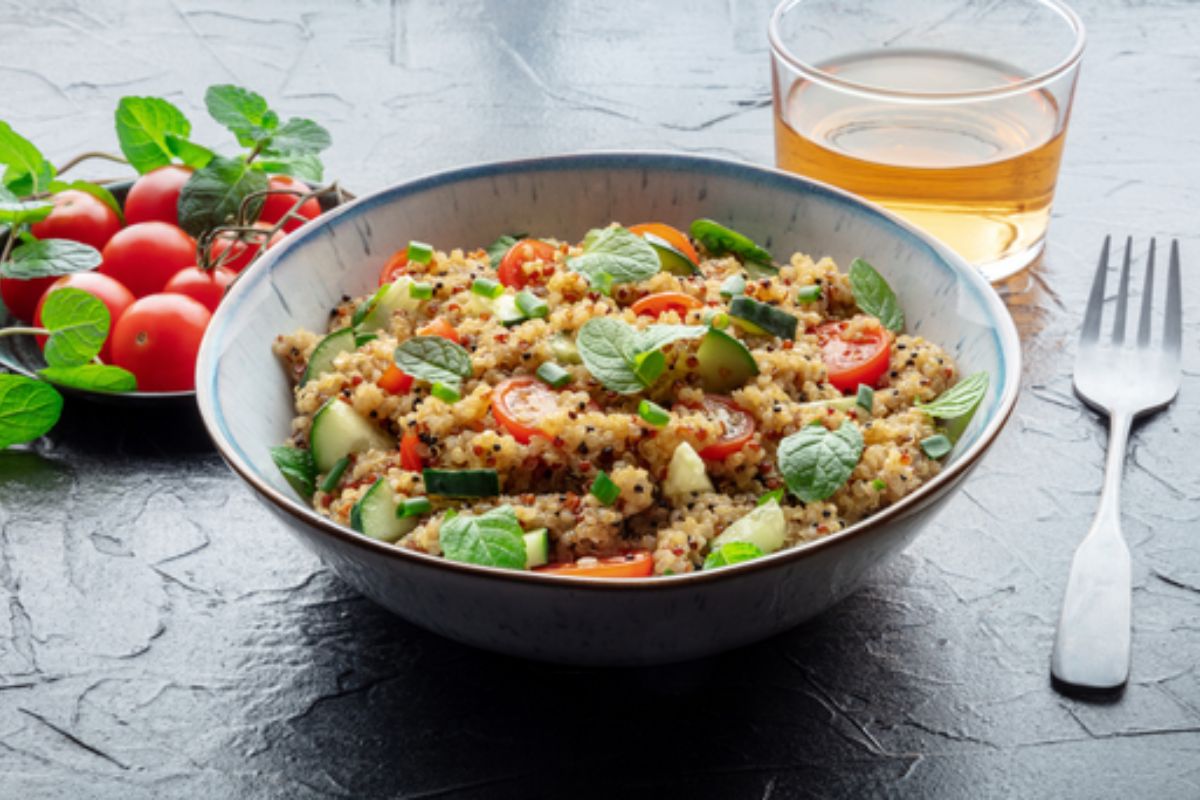 NUTSMAN BLOG RECEPT: Quinoa salát se sýrem halloumi 14