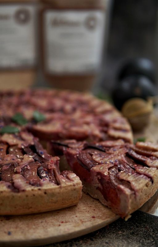 NUTSMAN BLOG RECEPT: Obrácený švestkový koláč s arašídovou moukou a kokosovým cukrem 11