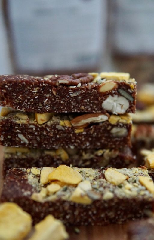 NUTSMAN BLOG RECEPT Raw tyčinky s oříšky a lyofilizovaným mangem 6