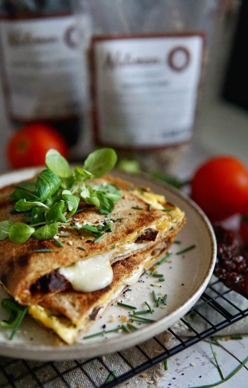 NUTSMAN BLOG RECEPT Vaječná tortilla se sušenými rajčaty a sýrem 6