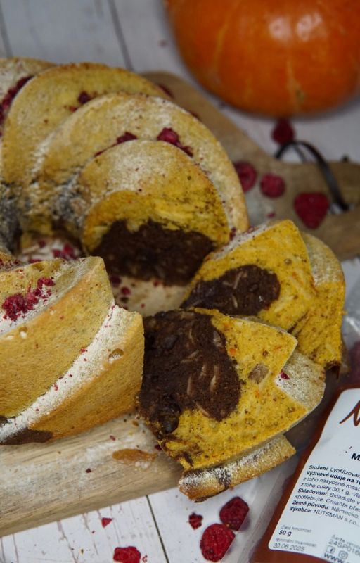 NUTSMAN RECEPT Dýňová bábovka s oříšky a lyofilizovanými malinami 4