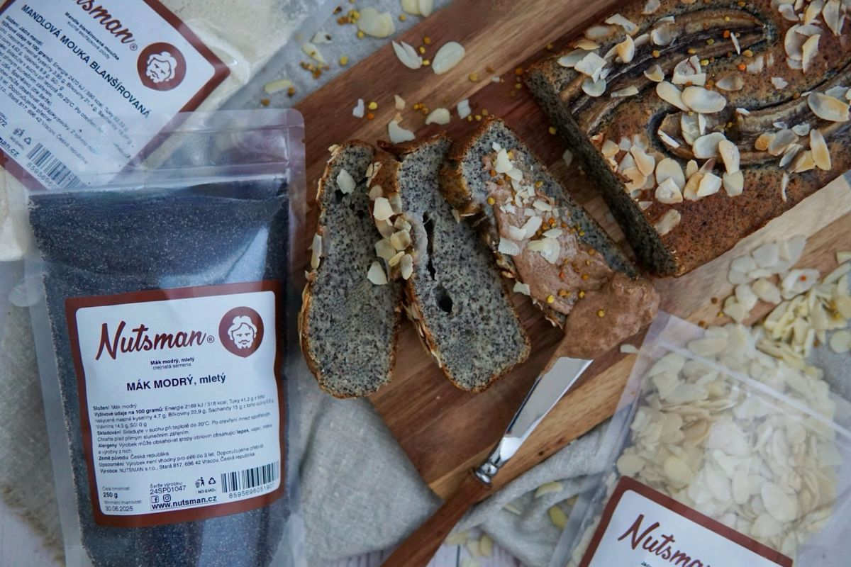 NUTSMAN RECEPT Makový banana bread s mandlemi 2