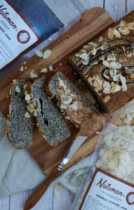NUTSMAN RECEPT Makový banana bread s mandlemi 3