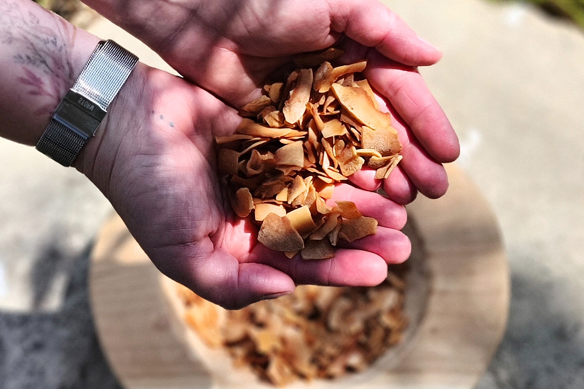 NUTSMAN Kokosové chipsy ve slaném karamelu 300 g