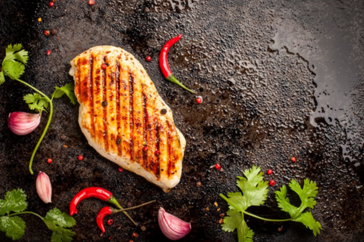 NUTSMAN RECEPT Arašídové kuřecí maso s rýží 13