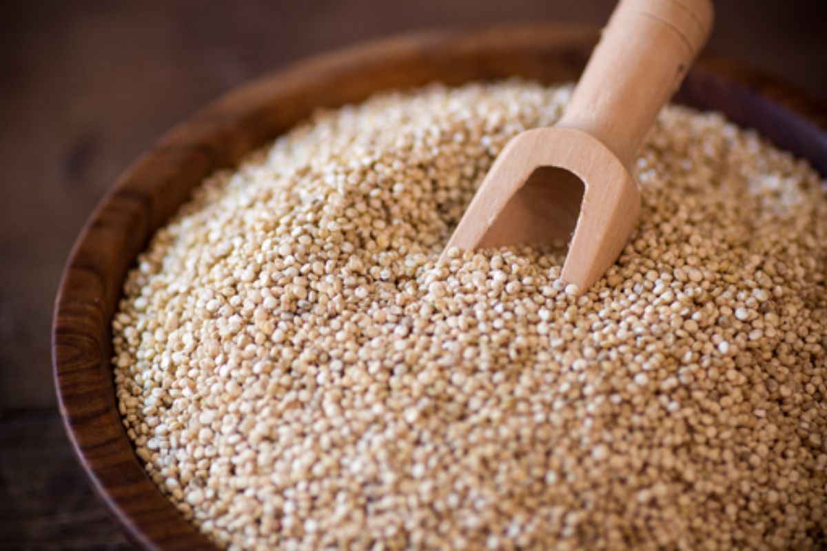 NUTSMAN RECEPT Snídaňová quinoa kaše s kešu a lyofilizovanými švestkami 6