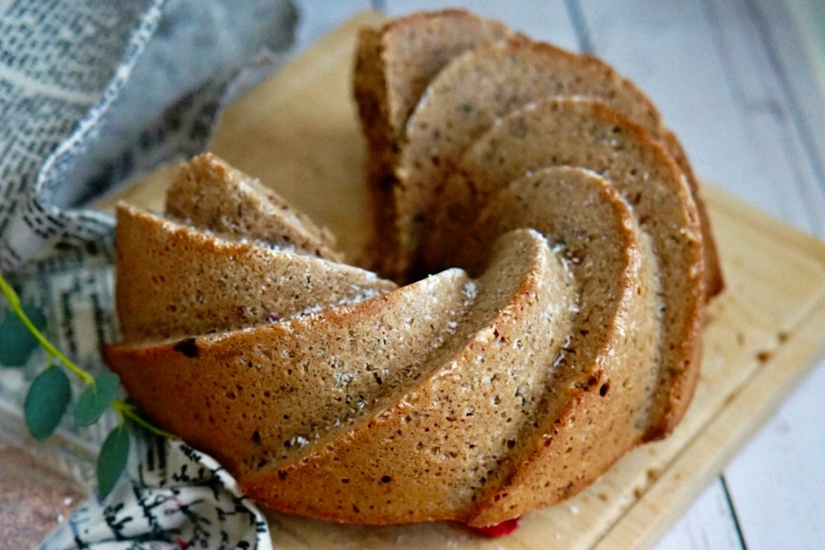 NUTSMAN BLOG RECEPT_ Kokosová bábovka s čokoládou a lyofilizovanými jahodami 4