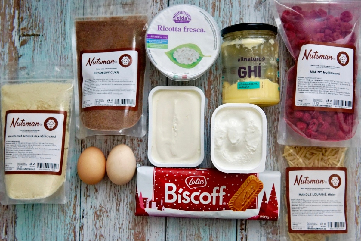 NUTSMAN BLOG RECEPT_ Lotuskový cheesecake s lyofilizovanými malinami 3