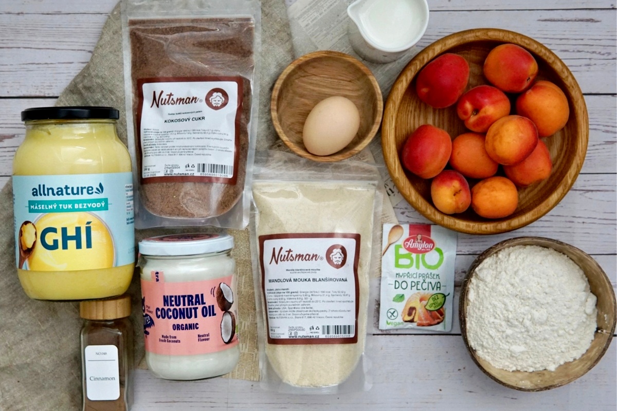 NUTSMAN BLOG RECEPT_ Meruňkový koláč s mandlovo-skořicovou drobenkou 3