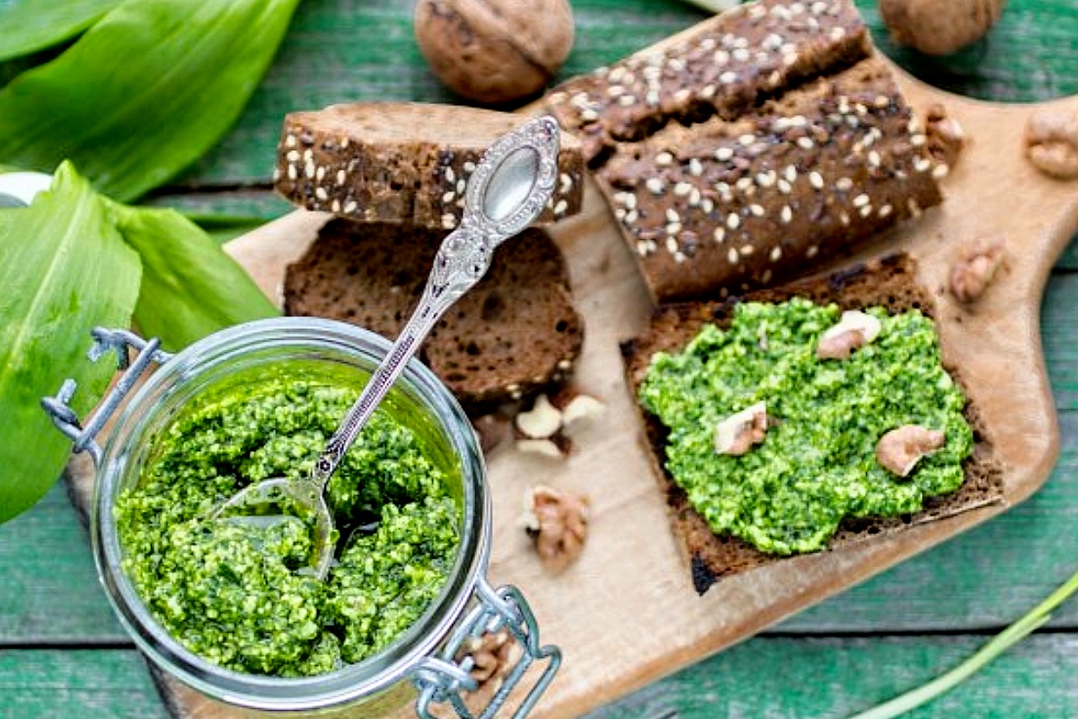 NUTSMAN BLOG_ Pesto z medvědího česneku_ jarní lahůdka, která oživí vaše jídlo 3