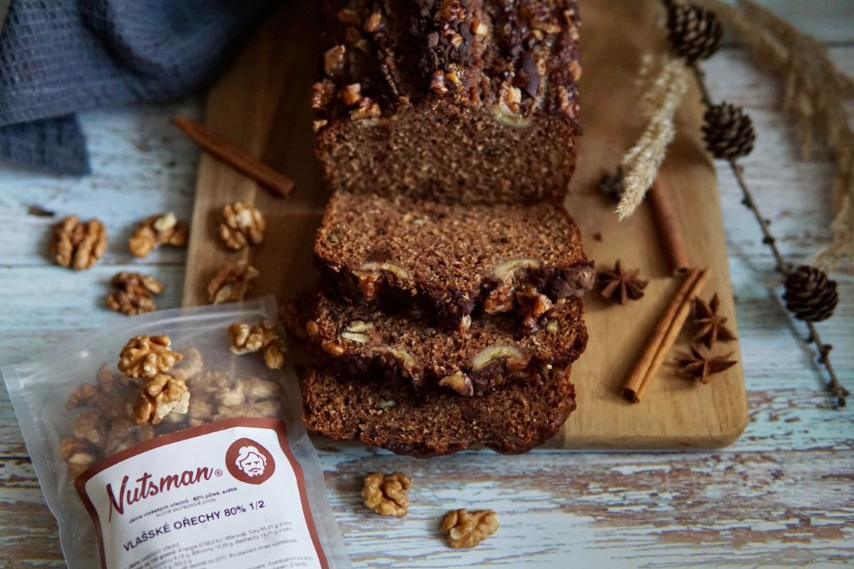 NUTSMAN Blog PERNIKOVY BANANA BREAD S VLASSKYMI ORECHY 1