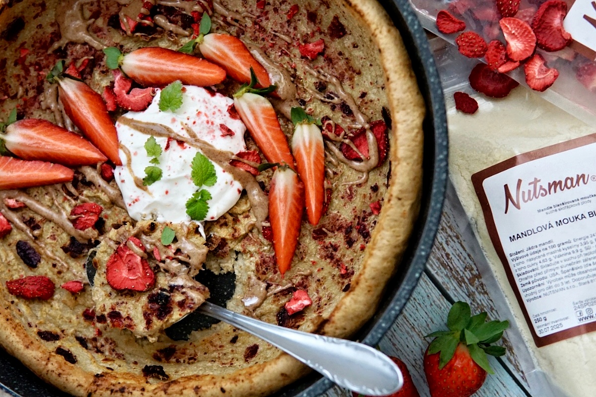 NUTSMAN BLOG RECEPT_ Pečená palačinka s jahodami 4