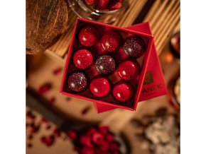 2242 6 darkova krabicka pro zamilovane poteseni darek z lasky naplne malina kokos jahoda karamel pistacie cokoladovna janek