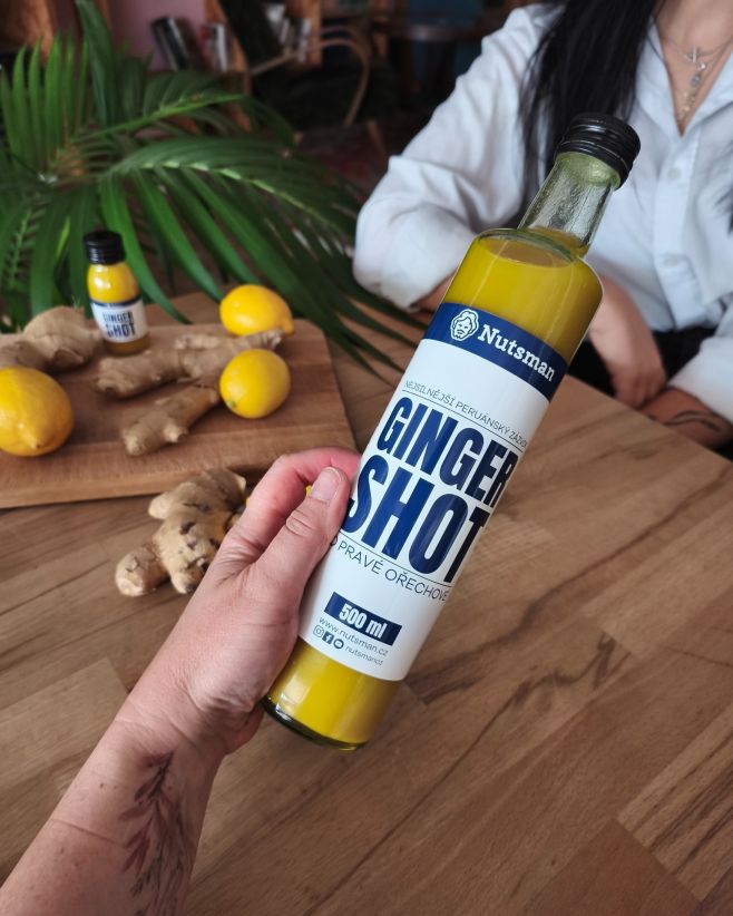 Proč peruánský zázvor? Protože je nejsilnější. Pálivější, intenzivnější, prostě jiná liga. A já ho pro tebe zpracovávám...