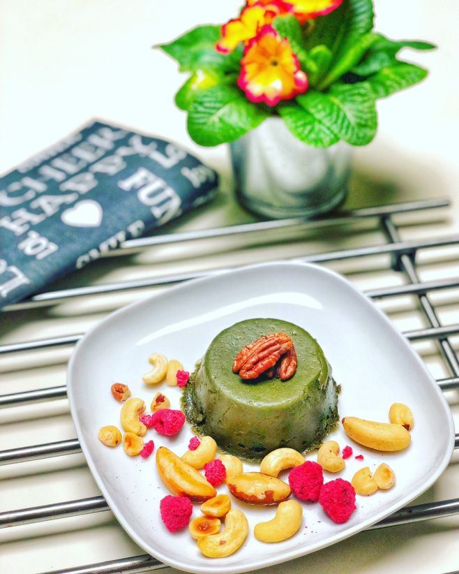 💚💚💚MATCHA LÁVA CAKE💚💚💚 💚100g bílé čokolády 💚100g ghí 💚3PL mandlové mouky 💚1PL MATCHA prášku 👉rozpustíme čokoládu s ghí,...