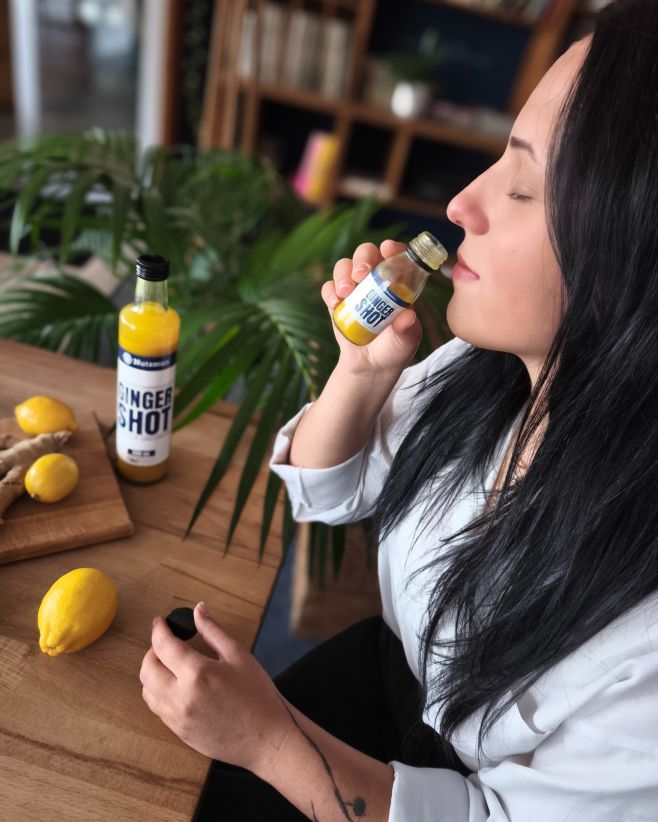 Bacily: "Jdeme na tebe!" Já: otevírám Ginger shot 🔥😏 Peruánský zázvor. Nejsilnější na světě. Pálivý, intenzivní,...