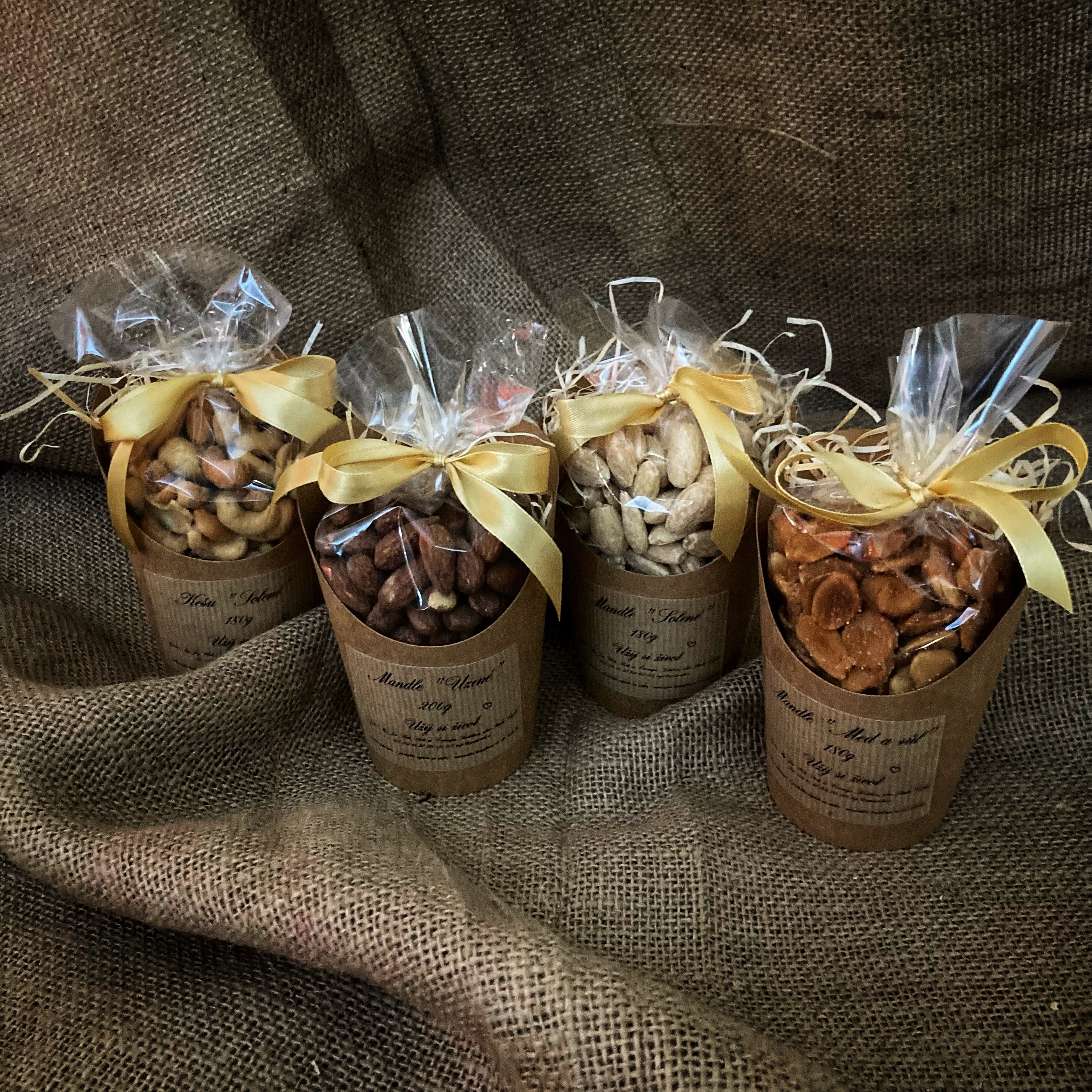 Ořechy a dárky do květinářství a dárkových prodejen