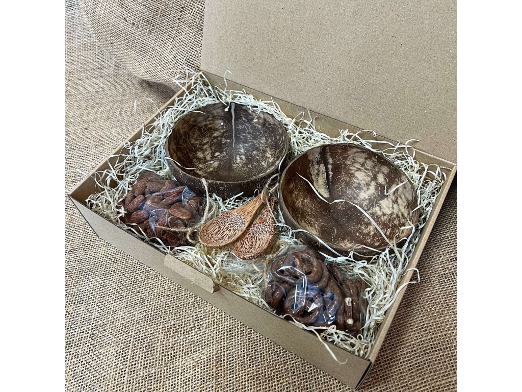 Dárková krabička kokosové misky lžičky a oříšky