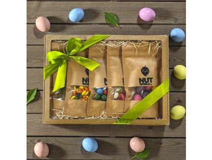 Dárková ořechová krabička plná dobrot mandle, želé, slunečníce, aašídy v čokoládě