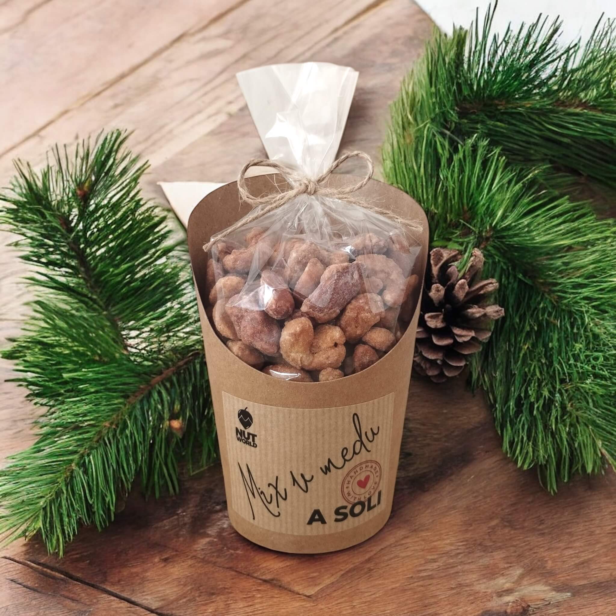 Levně Mix ořechů v medu a soli v celofánku a kelímku 180g