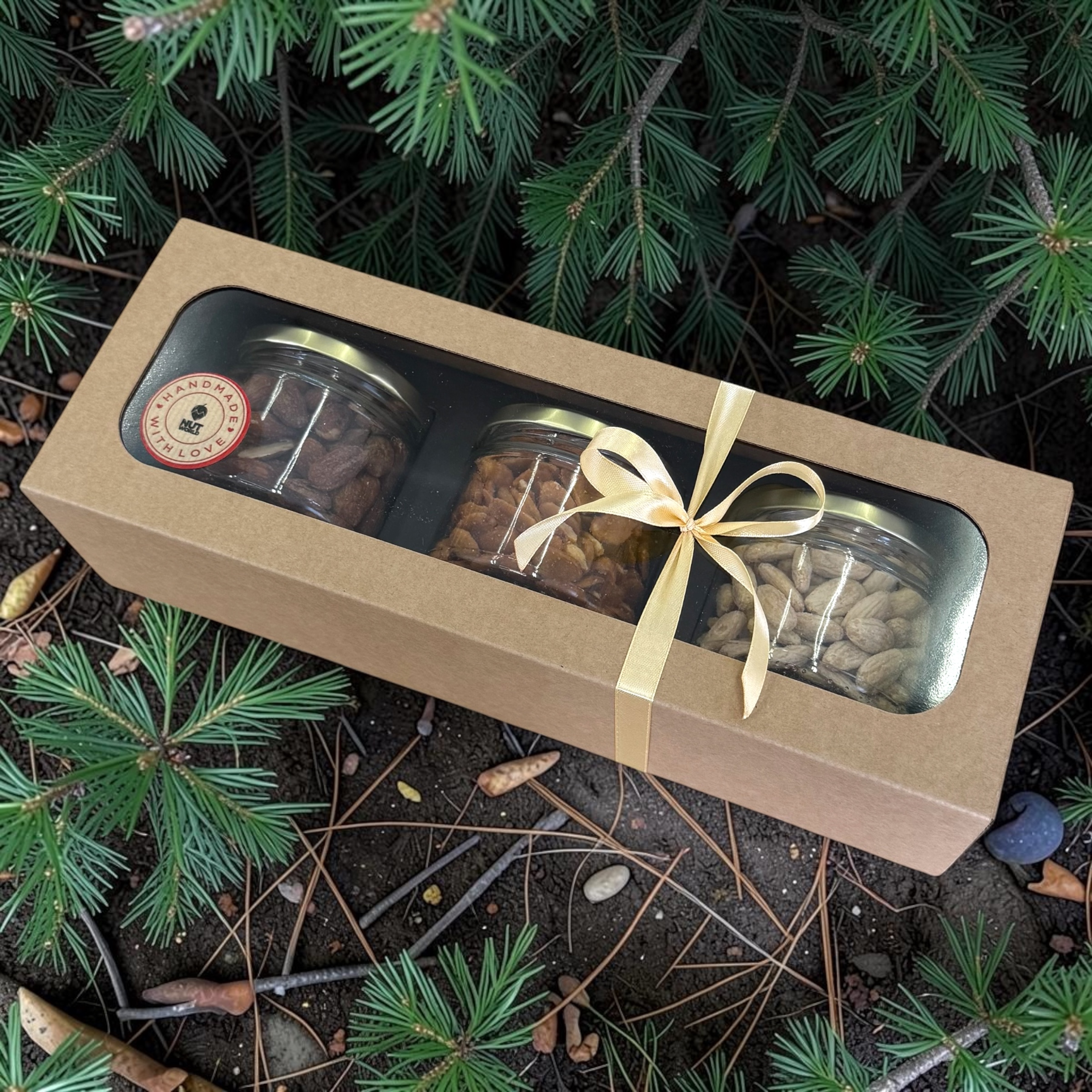 Nutworld.cz Dárková krabice SLANÁ 3x180g - OŘECHY VE SKLE