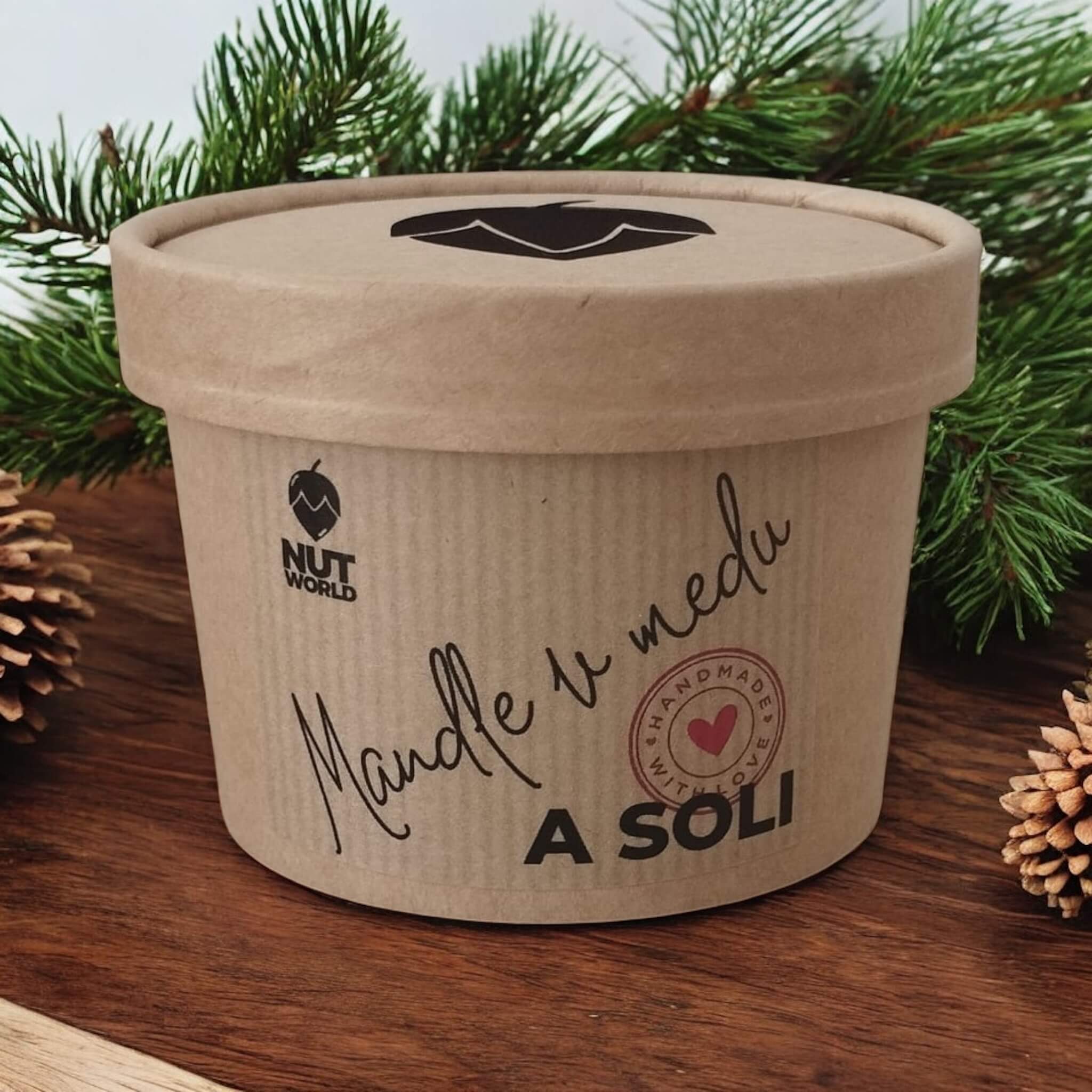 Mandle v medu a soli