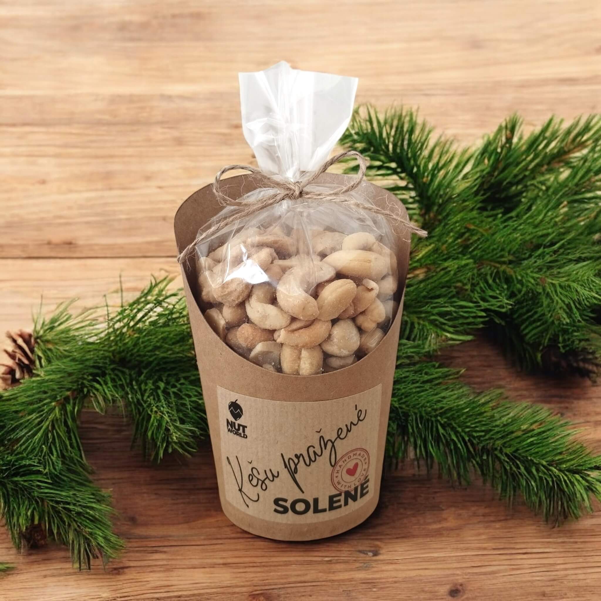 Levně Kešu pražené solené v celofánku a kelímku 180g