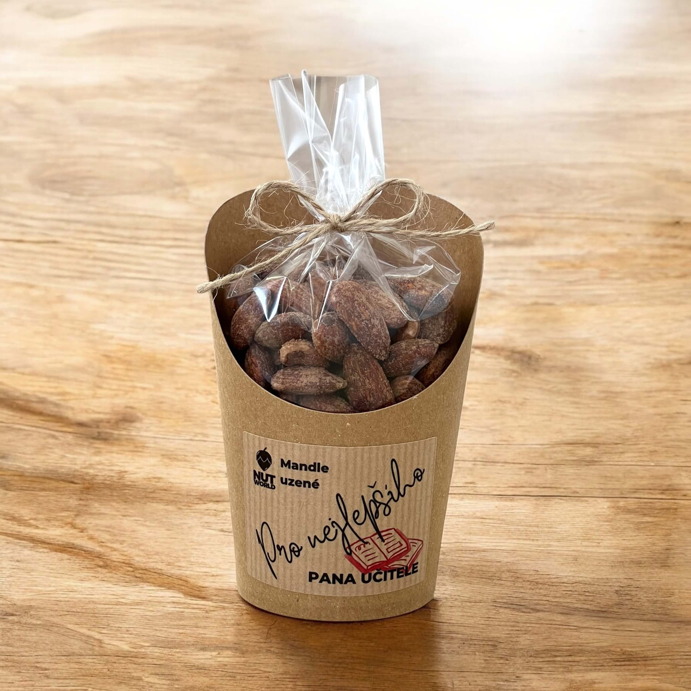 Levně Mandle "Uzené" v celofánku a kelímku 180g PRO PANA UČITELE