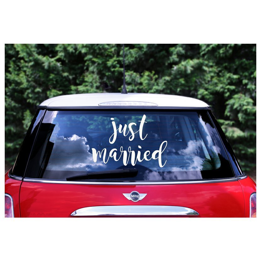 Levně PartyDeco Nálepka na auto "Just married" 33x45 cm