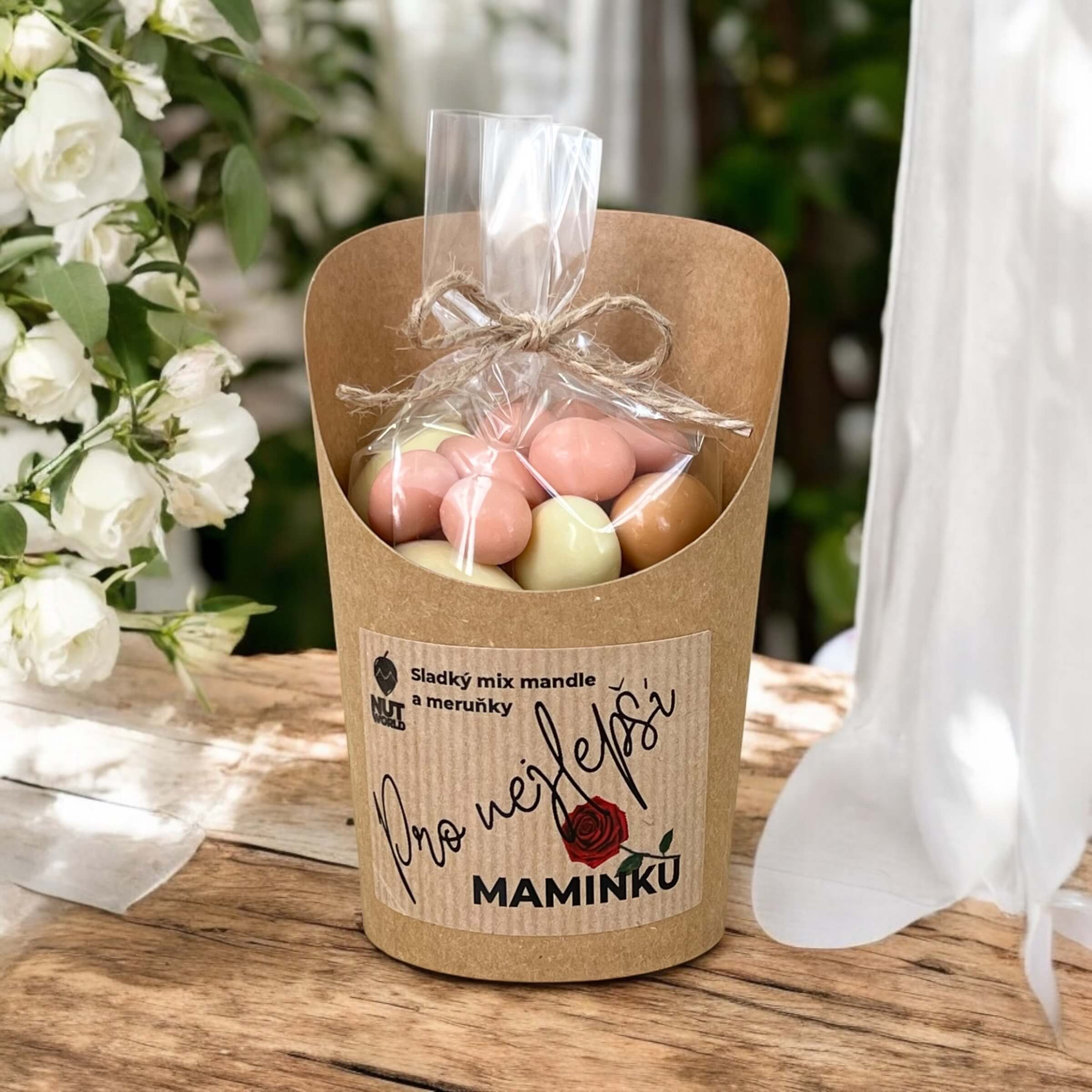 Mandle a meruňky v čokoládě v celofánku a kelímku 180g PRO MAMINKU