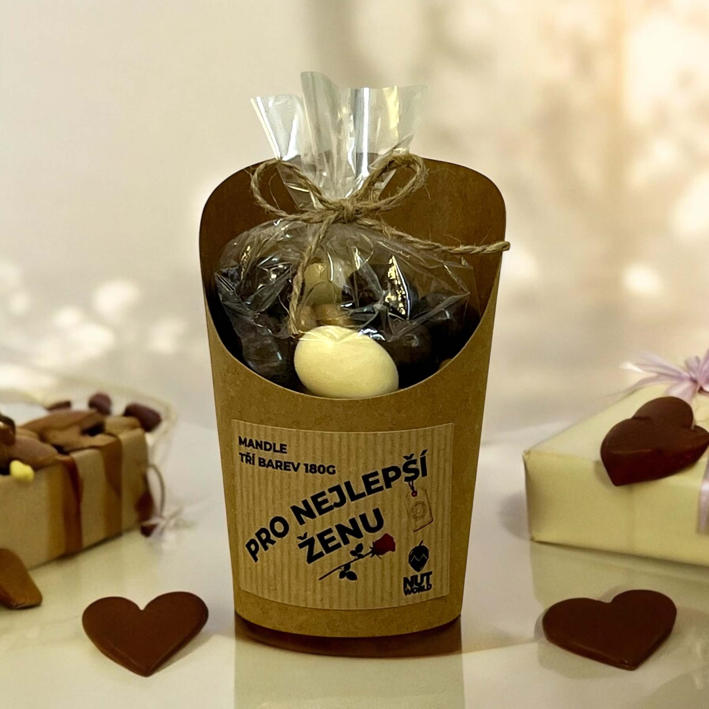 Mandle TŘÍBAREVNÉ v celofánku a kelímku 180g - Pro NEJLEPŠÍ ŽENU
